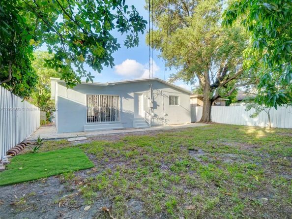 1141 NW 75th St, Miami FL 33150