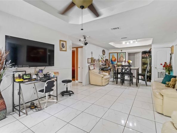 6328 Garfield St, Hollywood FL 33024
