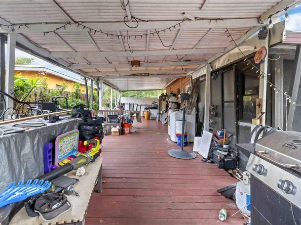 6328 Garfield St, Hollywood FL 33024