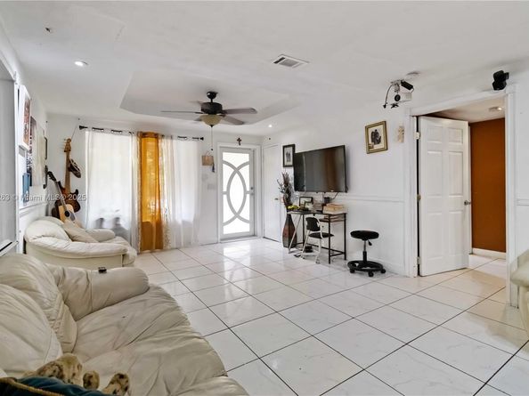 6328 Garfield St, Hollywood FL 33024