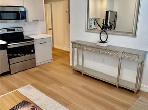 611 11th St 104, Miami Beach FL 33139