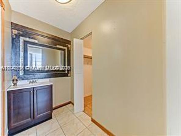 2025 NE 164th St 904, North Miami Beach FL 33162