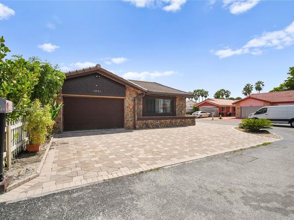 1231 SW 136th Pl, Miami FL 33184