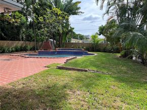 550 NE 174th St, North Miami Beach FL 33162