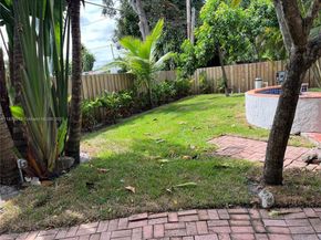 550 NE 174th St, North Miami Beach FL 33162