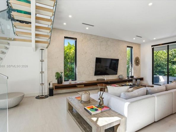 4354 Alton Rd, Miami Beach FL 33140