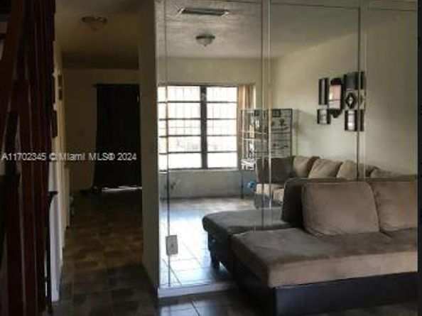 123 SW 113th Ave 1049, Sweetwater FL 33174