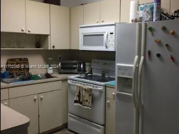 123 SW 113th Ave 1049, Sweetwater FL 33174