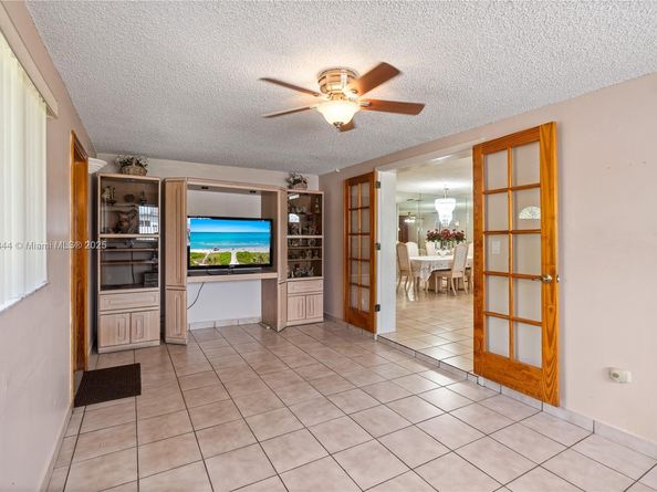 3425 SW 105th Ave, Miami FL 33165