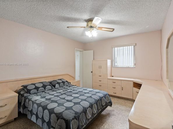 3425 SW 105th Ave, Miami FL 33165