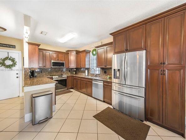 111 NW 151st Ave, Pembroke Pines FL 33028