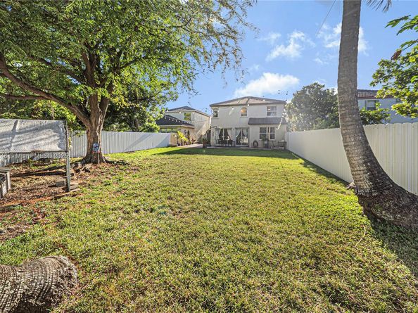 111 NW 151st Ave, Pembroke Pines FL 33028