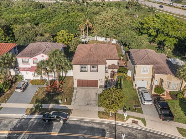 111 NW 151st Ave, Pembroke Pines FL 33028