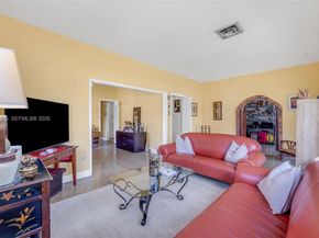 2048 NE 180th St, North Miami Beach FL 33162