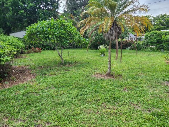 1120 NE 134th St, North Miami FL 33161