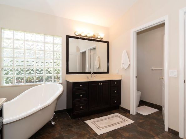 218 Egret Court, Weston FL 33327