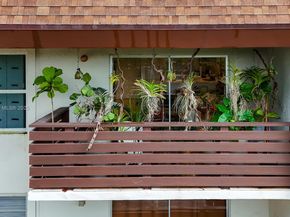 7487 SW 82nd St C302, Miami FL 33143