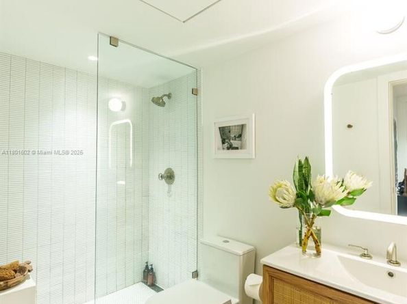 7487 SW 82nd St C302, Miami FL 33143