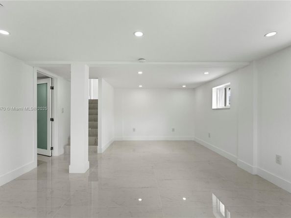 1140 NW 193rd St, Miami Gardens FL 33169