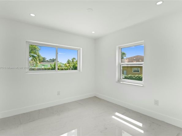 1140 NW 193rd St, Miami Gardens FL 33169