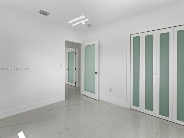 1140 NW 193rd St, Miami Gardens FL 33169