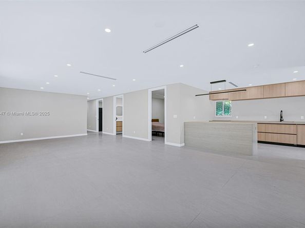 60 NE 50th Ter, Miami FL 33137