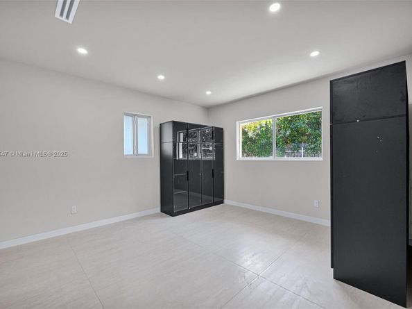 60 NE 50th Ter, Miami FL 33137