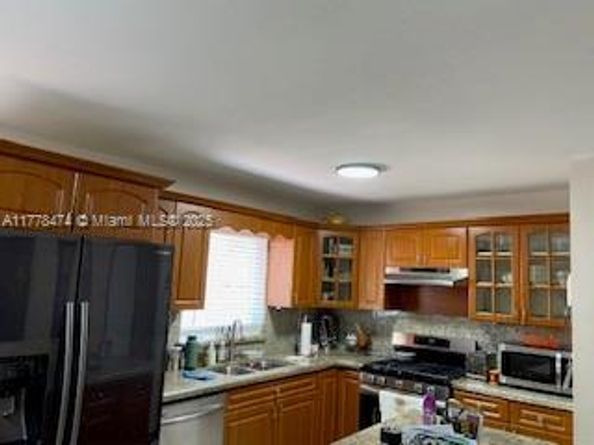 1012 E 20th St, Hialeah FL 33013