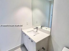 45 SW 9th St 3009, Miami FL 33130