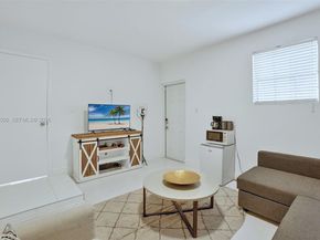 4710 Grant St, Hollywood FL 33021