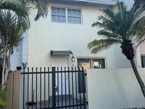 565 NE 12th Ave 565, Homestead FL 33030