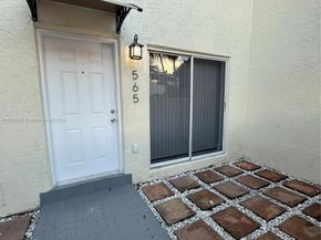 565 NE 12th Ave 565, Homestead FL 33030
