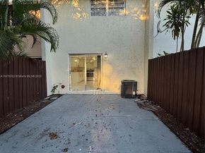 565 NE 12th Ave 565, Homestead FL 33030