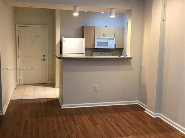 533 NE 3rd Ave 311, Fort Lauderdale FL 33301