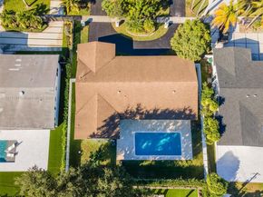 1850 NE 199th St, Miami FL 33179