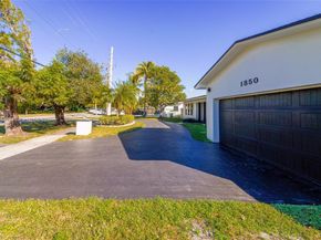 1850 NE 199th St, Miami FL 33179