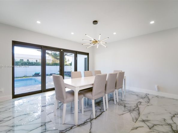 1850 NE 199th St, Miami FL 33179