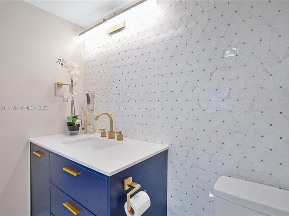 5225 Collins Ave 1403, Miami Beach FL 33140