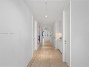 1000 Biscayne Blvd 3201, Miami FL 33132