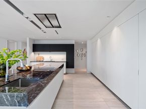 1000 Biscayne Blvd 3201, Miami FL 33132