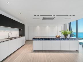 1000 Biscayne Blvd 3201, Miami FL 33132