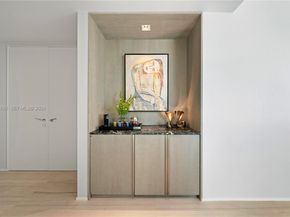 1000 Biscayne Blvd 3201, Miami FL 33132