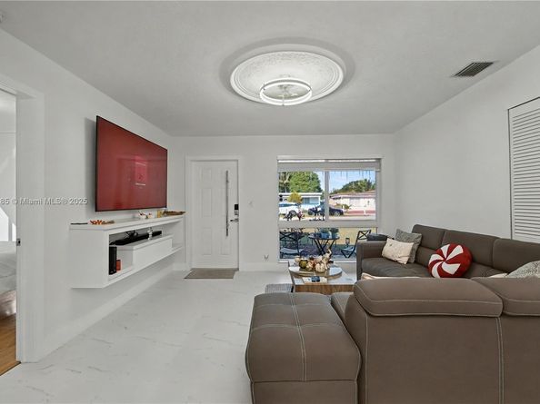 6310 Adams St, Hollywood FL 33023