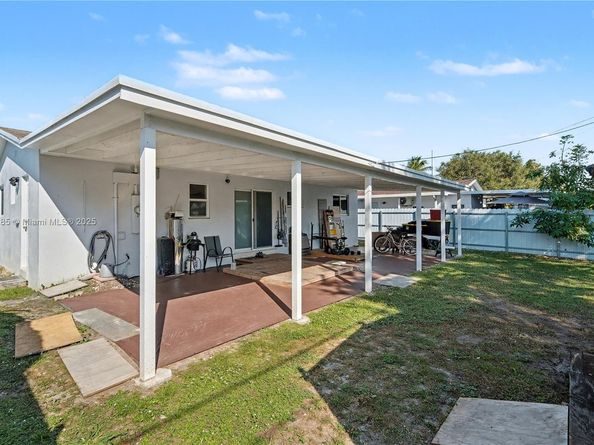 6310 Adams St, Hollywood FL 33023