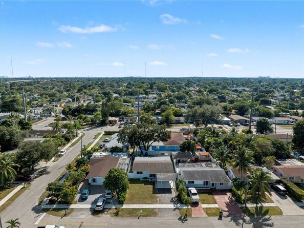 6310 Adams St, Hollywood FL 33023