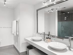 92 SW 3rd St 4704, Miami FL 33130