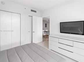 92 SW 3rd St 4704, Miami FL 33130