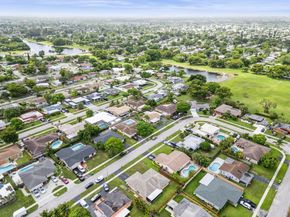 8107 NW 73rd Ter, Tamarac FL 33321