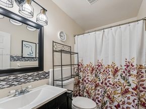 8107 NW 73rd Ter, Tamarac FL 33321