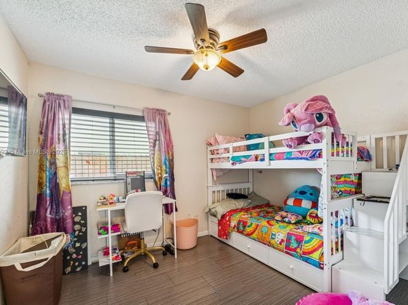 8107 NW 73rd Ter, Tamarac FL 33321